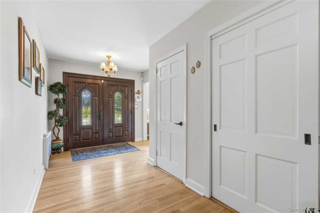 1 Hunting Ridge Road, White Plains, NY 10605 - Photo 3 of 48