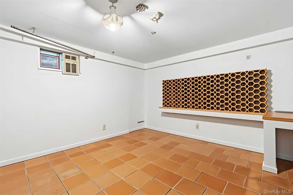 1 Hunting Ridge Road, White Plains, NY 10605 - Photo 38 of 48