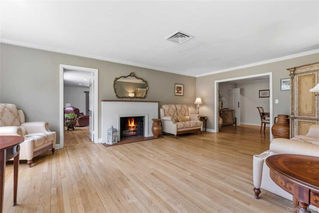 1 Hunting Ridge Road, White Plains, NY 10605 - Photo 6 of 48