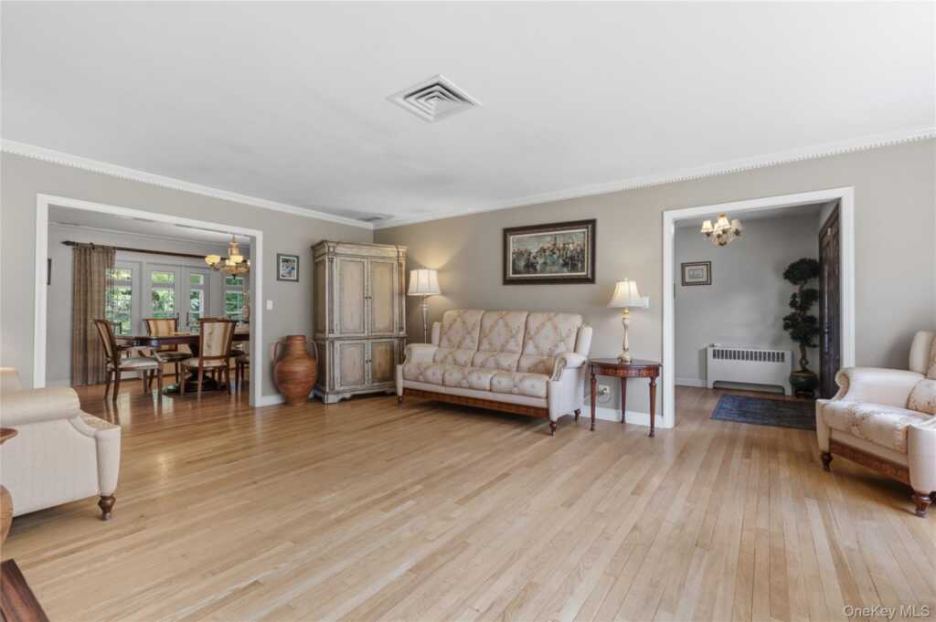1 Hunting Ridge Road, White Plains, NY 10605 - Photo 7 of 48