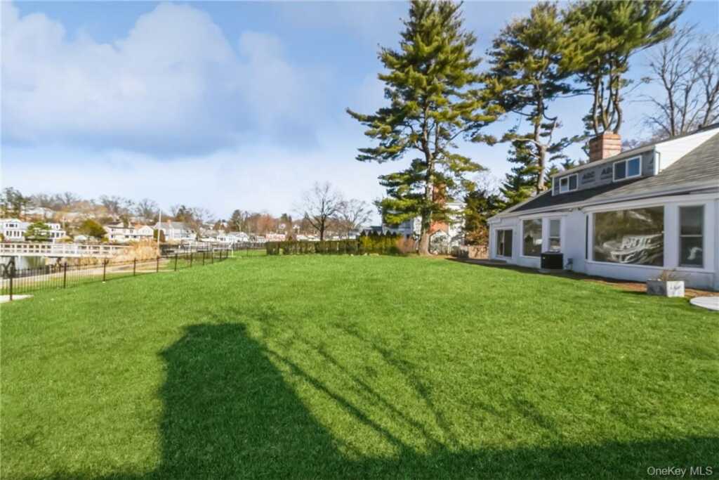 632 Shore Acres Drive, Rye, NY 10543 - Photo 5 of 33
