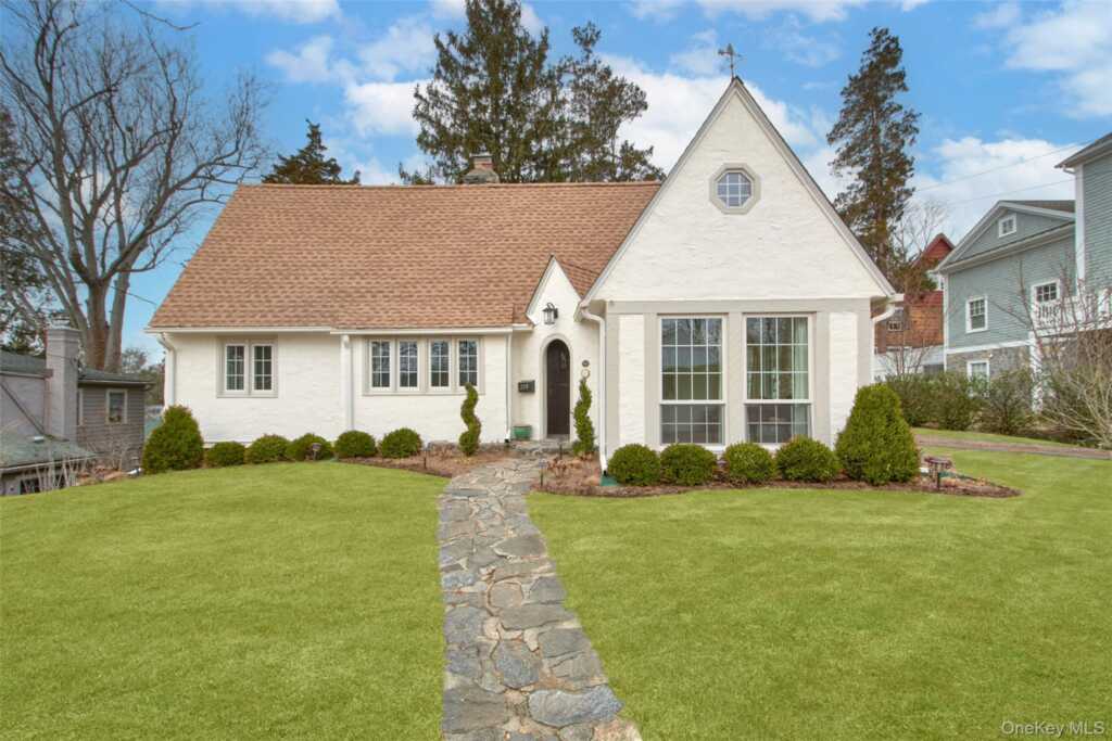 319 Oakland Beach Avenue, Rye, NY 10580