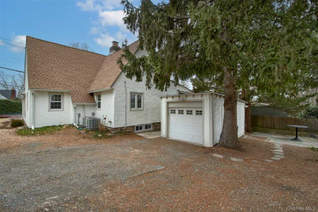 319 Oakland Beach Avenue, Rye, NY 10580 - Photo 24 of 30