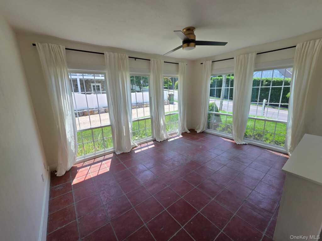 319 Oakland Beach Avenue, Rye, NY 10580 - Photo 3 of 30