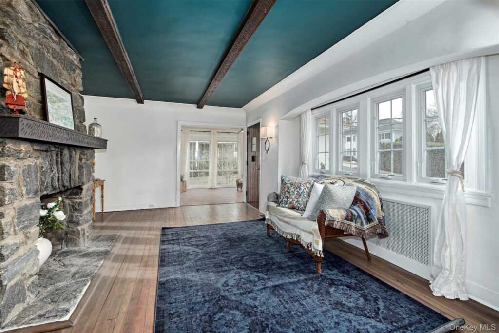 319 Oakland Beach Avenue, Rye, NY 10580 - Photo 7 of 30