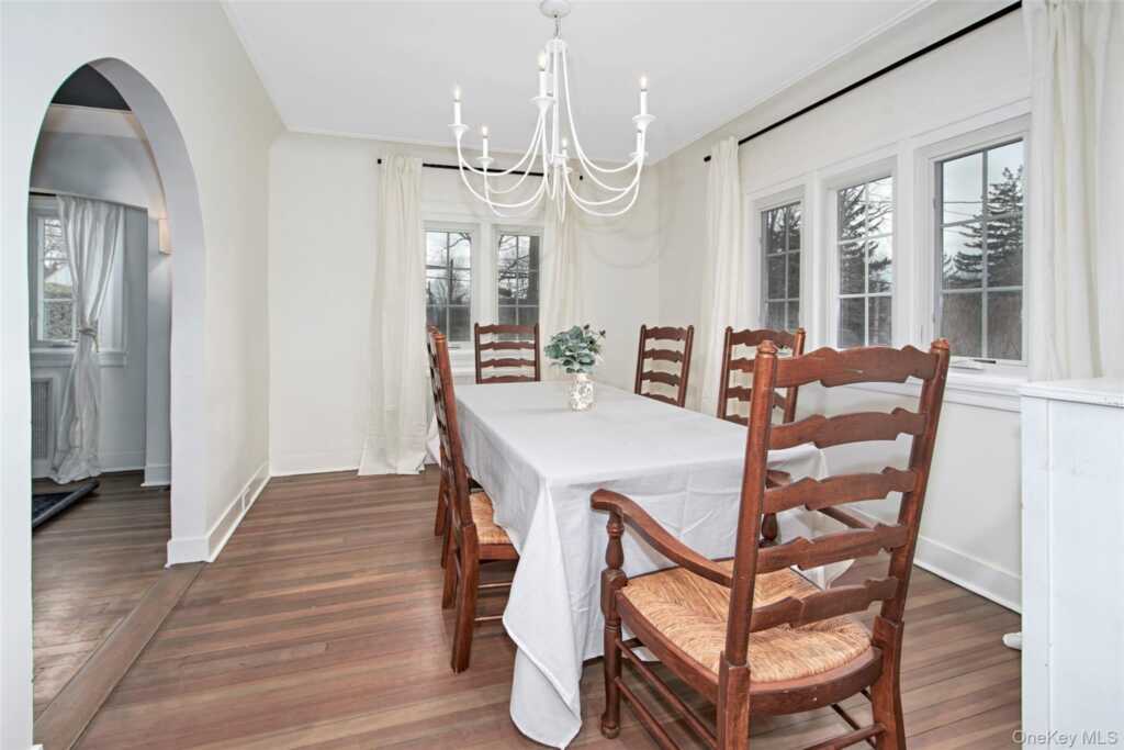 319 Oakland Beach Avenue, Rye, NY 10580 - Photo 9 of 30