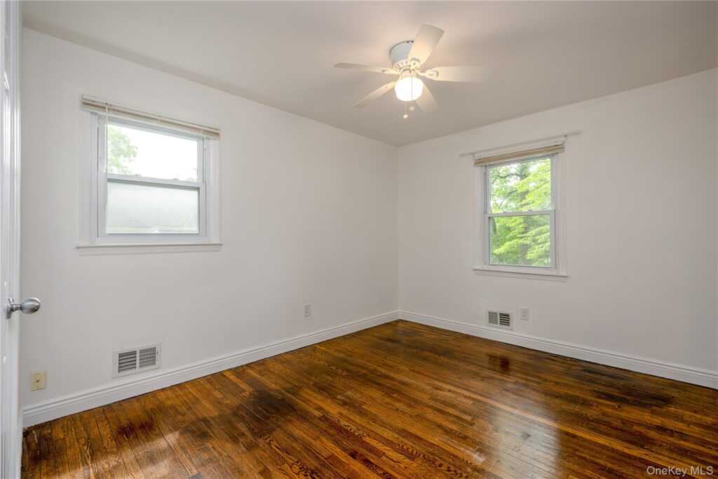 11 Guterl Terrace, Pearl River, NY 10965 - Photo 13 of 34