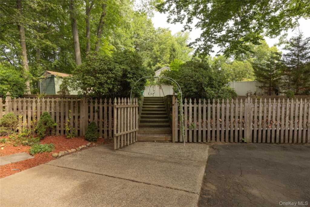 11 Guterl Terrace, Pearl River, NY 10965 - Photo 25 of 34