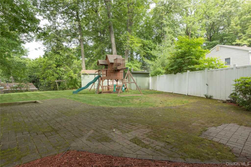 11 Guterl Terrace, Pearl River, NY 10965 - Photo 26 of 34