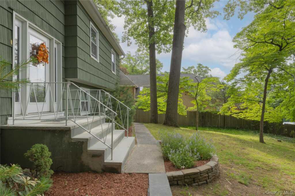 11 Guterl Terrace, Pearl River, NY 10965 - Photo 38 of 40
