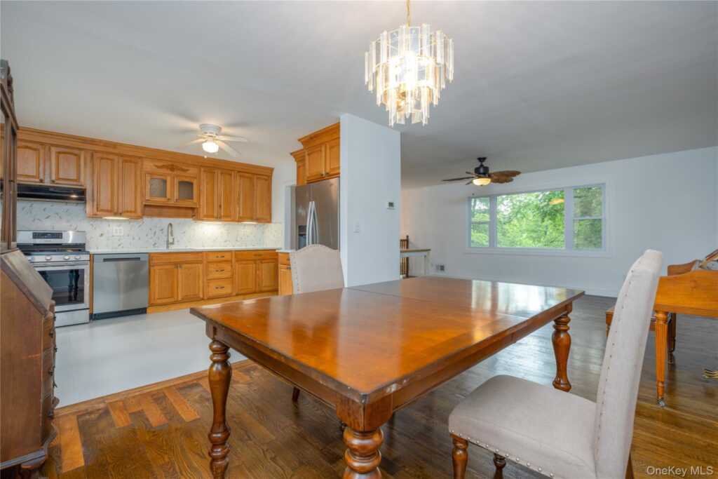 11 Guterl Terrace, Pearl River, NY 10965 - Photo 8 of 34