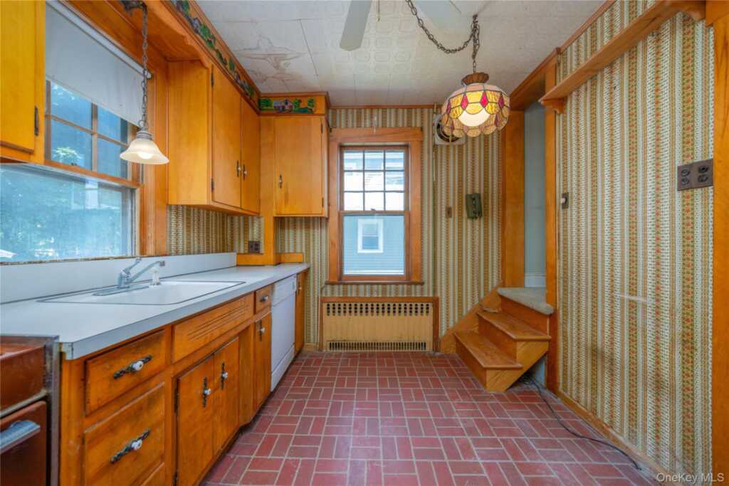 97 N Serven Street, Pearl River, NY 10965 - Photo 11 of 16