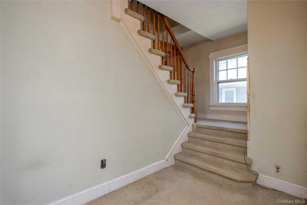 97 N Serven Street, Pearl River, NY 10965 - Photo 12 of 16