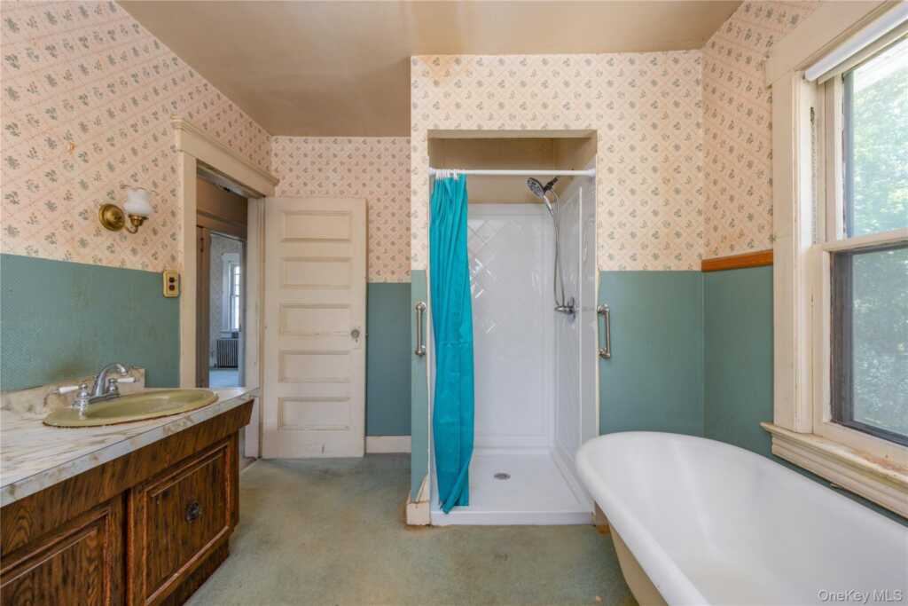 97 N Serven Street, Pearl River, NY 10965 - Photo 13 of 16