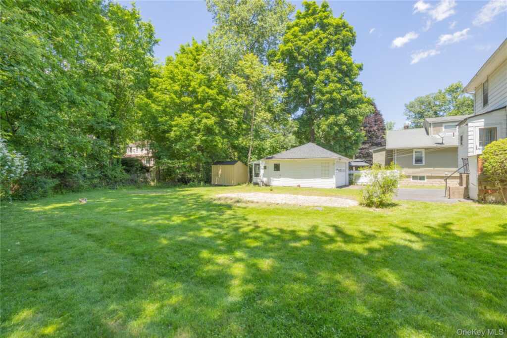 97 N Serven Street, Pearl River, NY 10965 - Photo 14 of 16
