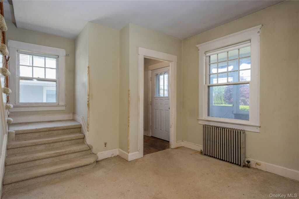 97 N Serven Street, Pearl River, NY 10965 - Photo 6 of 16