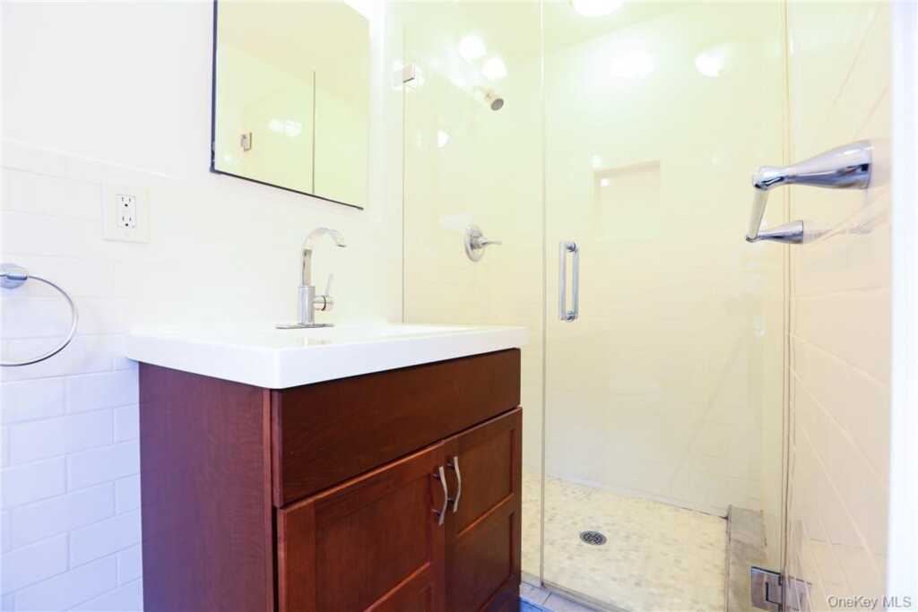 196 Martine Avenue, Unit #3C, White Plains, NY 10601 - Photo 10 of 18