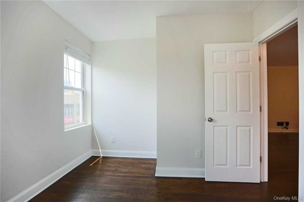 196 Martine Avenue, Unit #3C, White Plains, NY 10601 - Photo 14 of 18