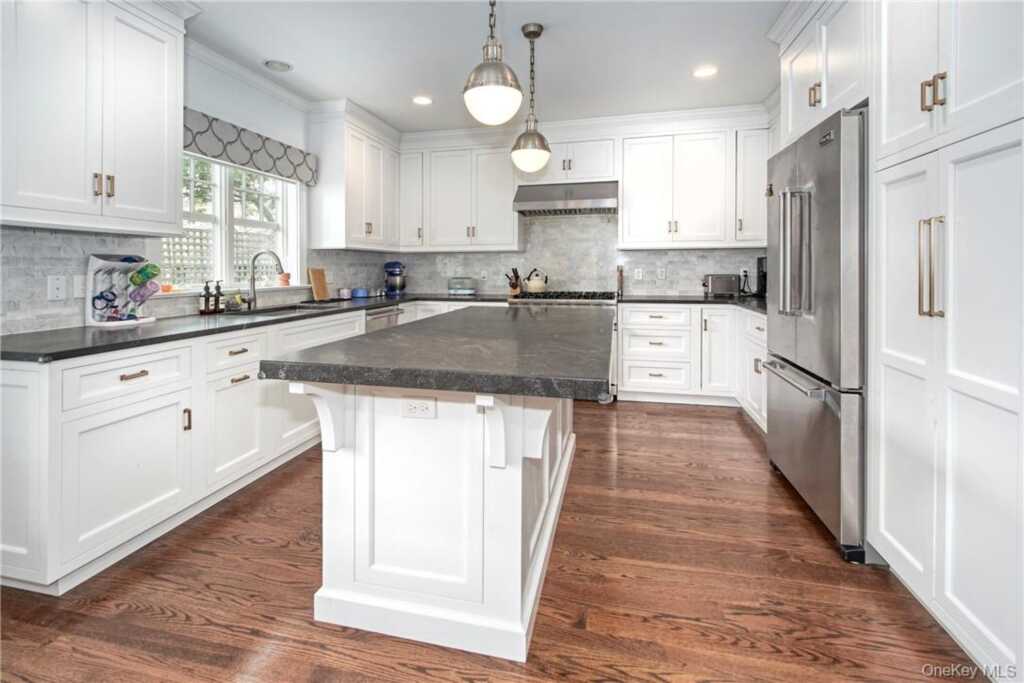 18 Elmwood Avenue, Rye, NY 10580 - Photo 13 of 25