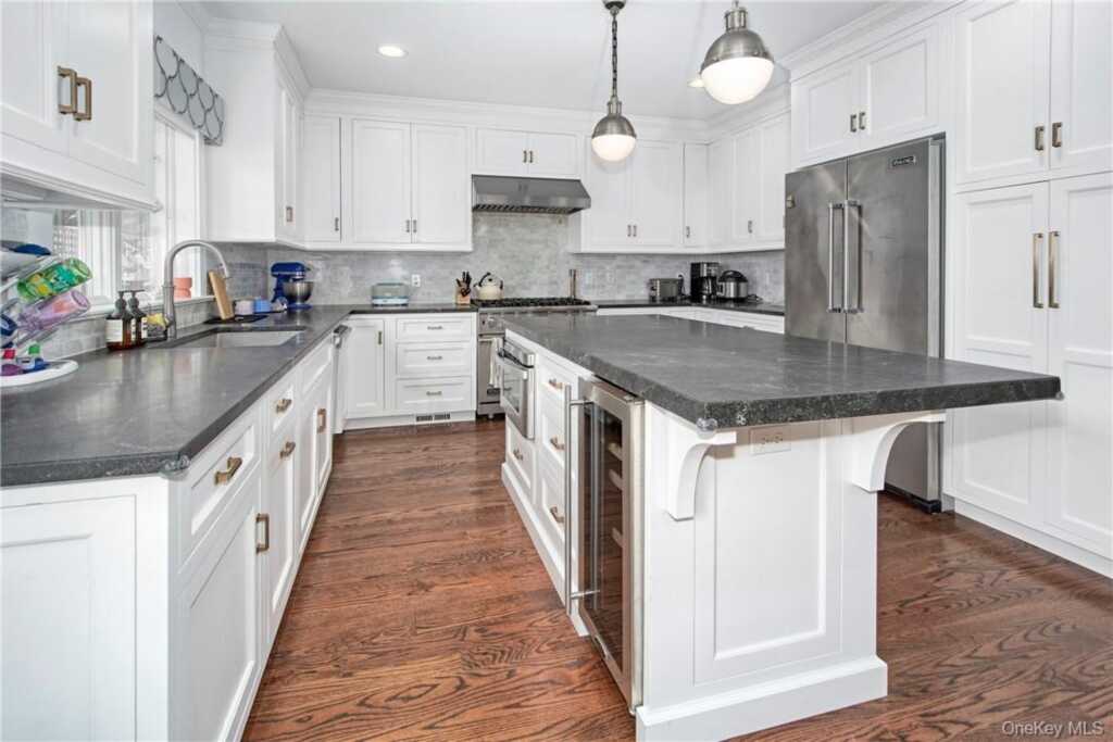 18 Elmwood Avenue, Rye, NY 10580 - Photo 14 of 25