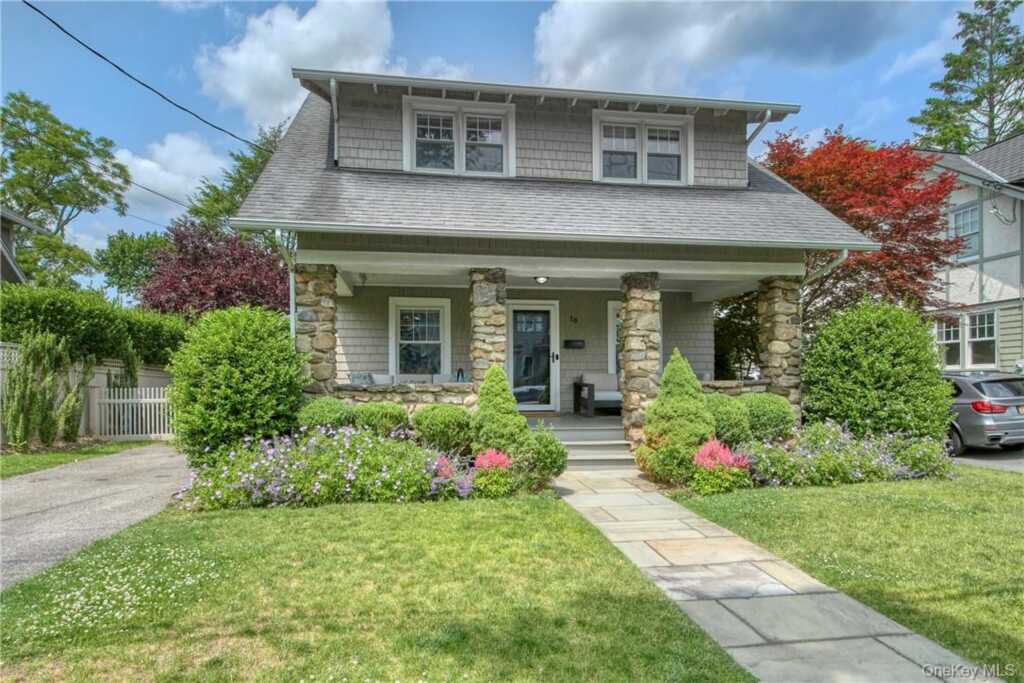 18 Elmwood Avenue, Rye, NY 10580 - Photo 2 of 25