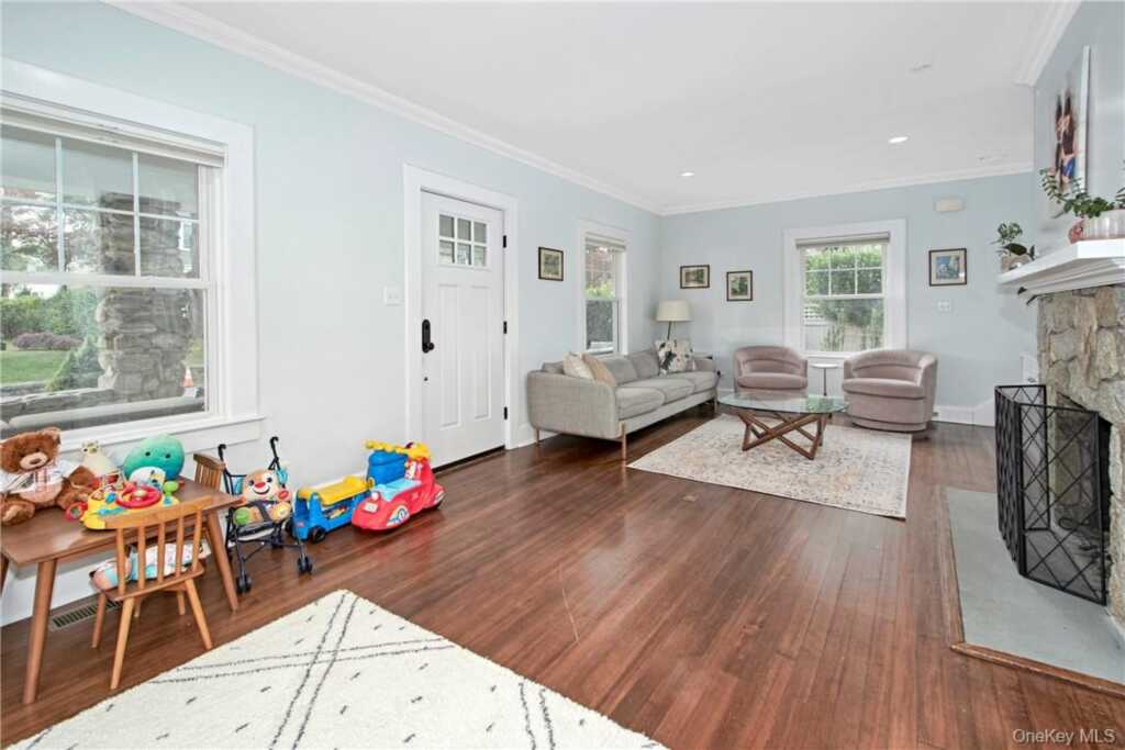 18 Elmwood Avenue, Rye, NY 10580 - Photo 8 of 25