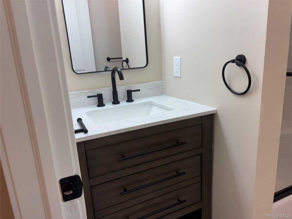 452 Somerset Drive, Unit #F, Pearl River, NY 10965 - Photo 23 of 31