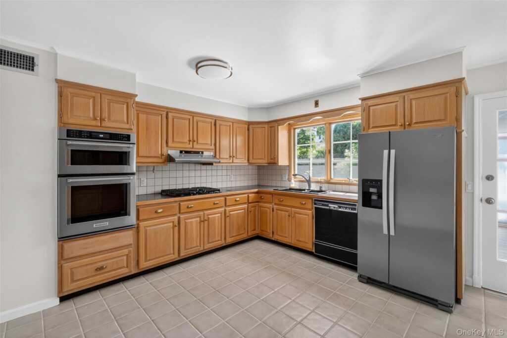 835 Shore Acres Drive, Rye, NY 10543 - Photo 14 of 41