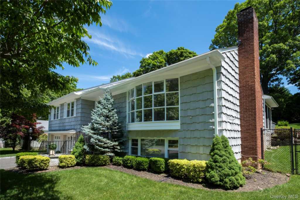 835 Shore Acres Drive, Rye, NY 10543 - Photo 2 of 41