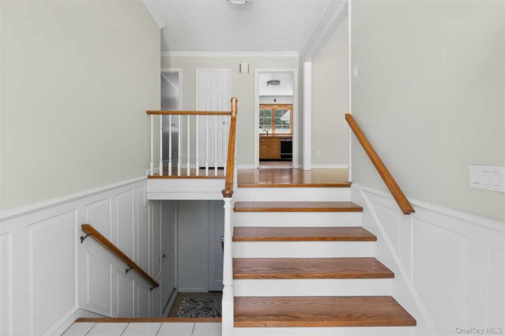 835 Shore Acres Drive, Rye, NY 10543 - Photo 3 of 41