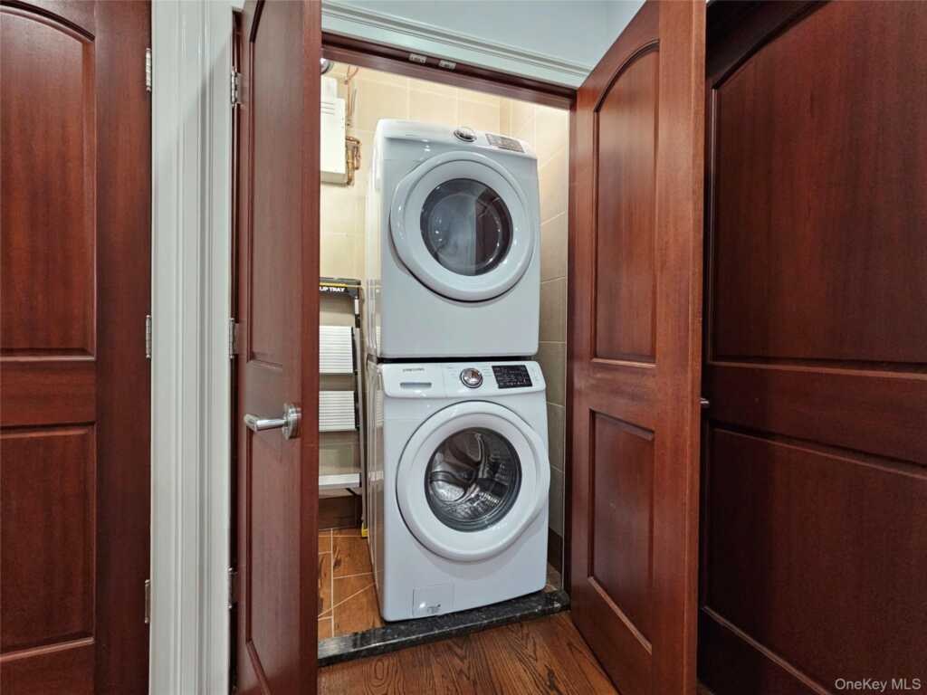 49 Greenridge Avenue, White Plains, NY 10605 - Photo 16 of 44
