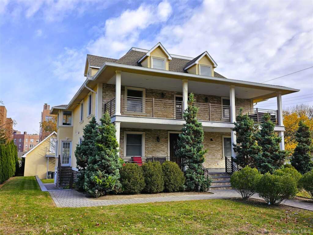 49 Greenridge Avenue, White Plains, NY 10605 - Photo 2 of 44