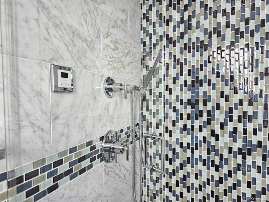 49 Greenridge Avenue, White Plains, NY 10605 - Photo 23 of 44