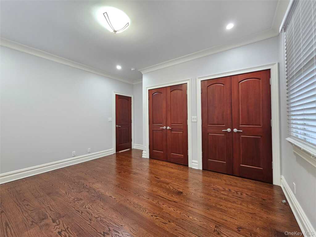 49 Greenridge Avenue, White Plains, NY 10605 - Photo 27 of 44
