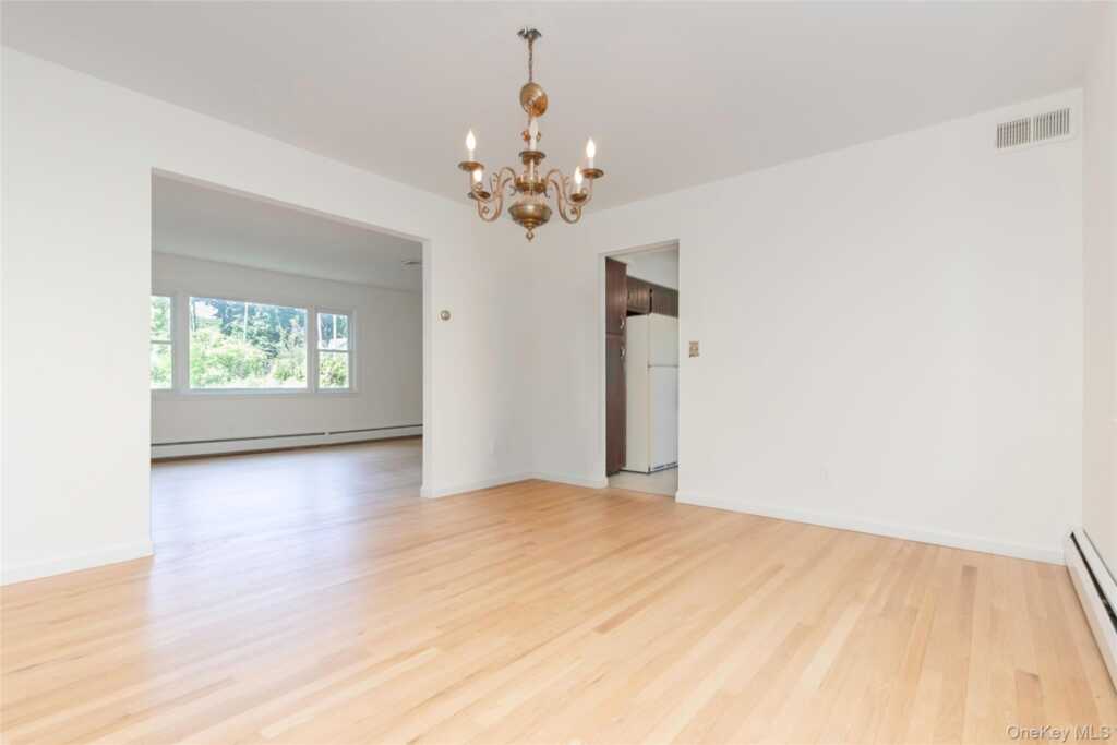 48 Clinton Avenue, Rye, NY 10580 - Photo 11 of 39