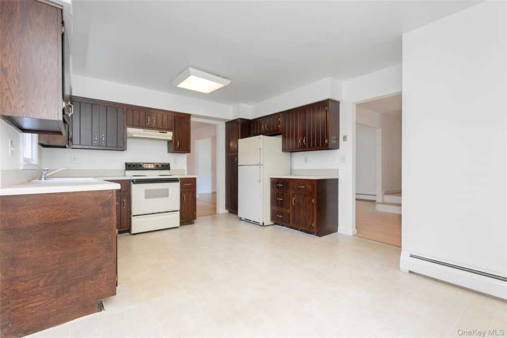 48 Clinton Avenue, Rye, NY 10580 - Photo 15 of 39