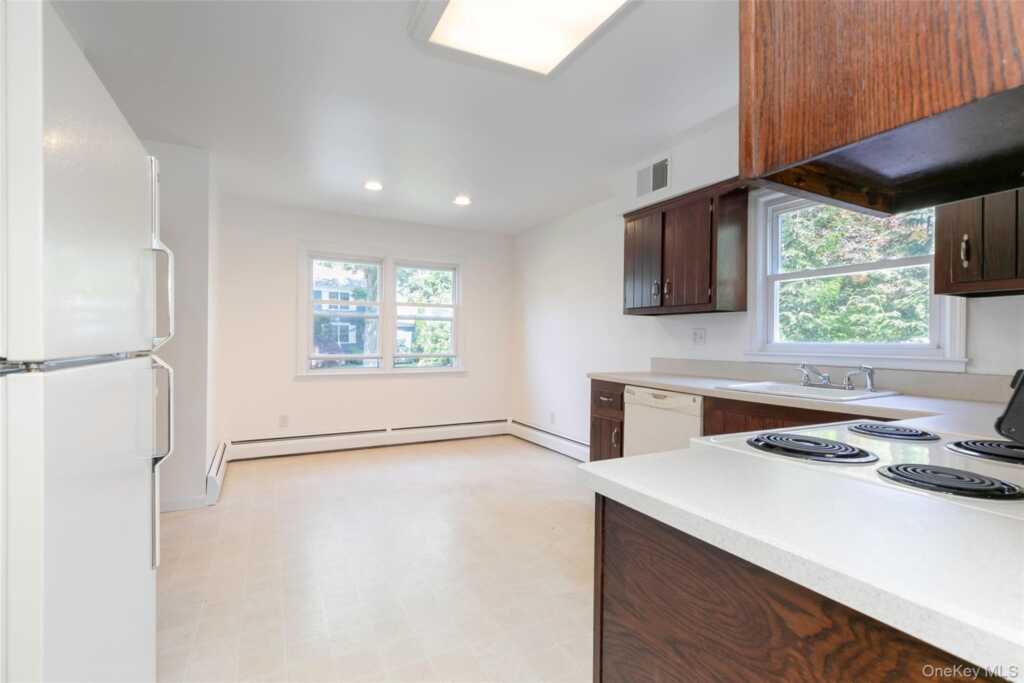 48 Clinton Avenue, Rye, NY 10580 - Photo 16 of 39