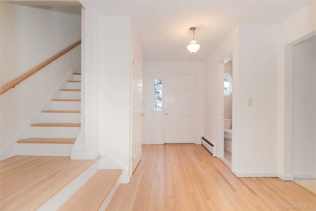 48 Clinton Avenue, Rye, NY 10580 - Photo 5 of 39