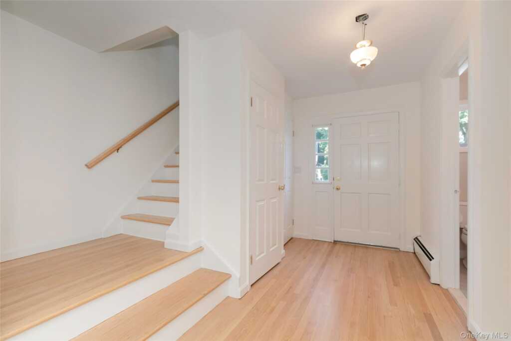 48 Clinton Avenue, Rye, NY 10580 - Photo 6 of 39