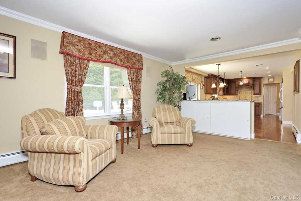 4 Plum Court, Nanuet, NY 10954 - Photo 11 of 47