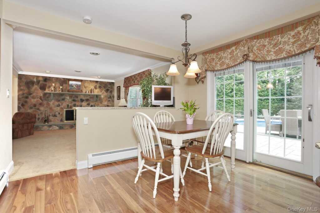 4 Plum Court, Nanuet, NY 10954 - Photo 17 of 47