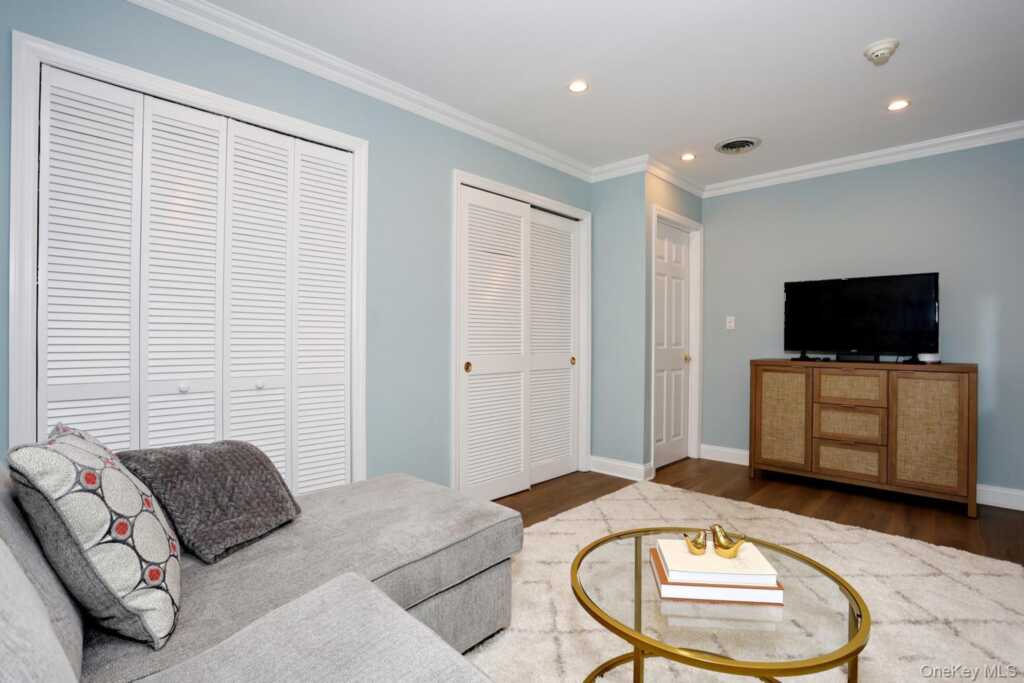 4 Plum Court, Nanuet, NY 10954 - Photo 19 of 47