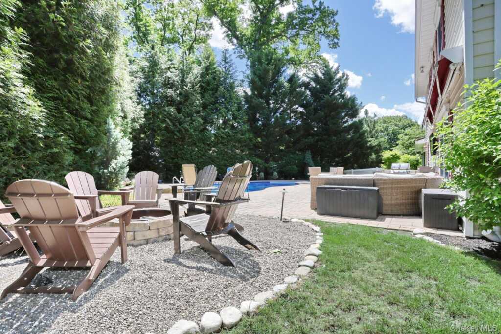 4 Plum Court, Nanuet, NY 10954 - Photo 37 of 47