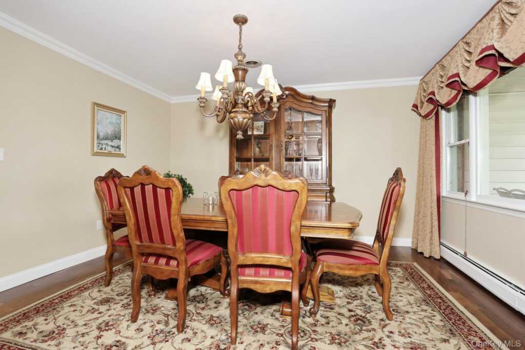 4 Plum Court, Nanuet, NY 10954 - Photo 4 of 47
