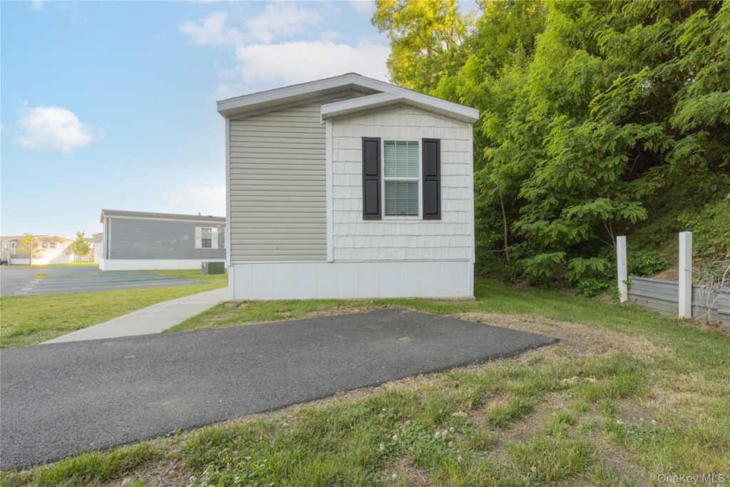 24 Leeward Lane, Stony Point, NY 10980 - Photo 4 of 31