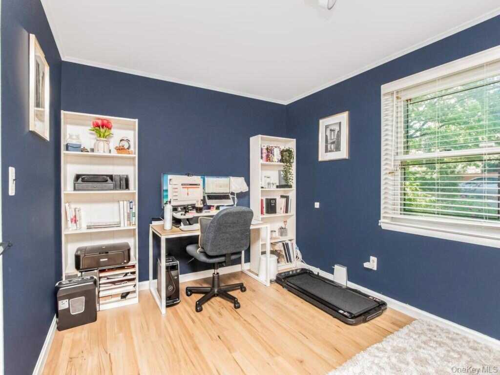 36 Balmoral Crescent, White Plains, NY 10607 - Photo 13 of 39