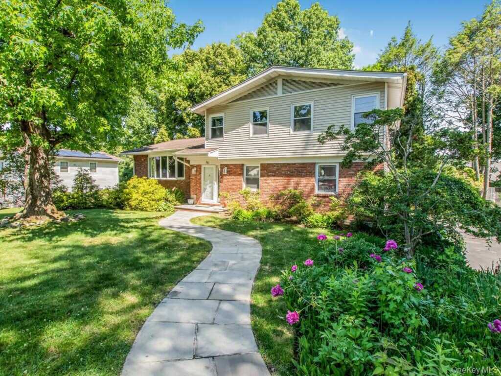 36 Balmoral Crescent, White Plains, NY 10607 - Photo 2 of 39
