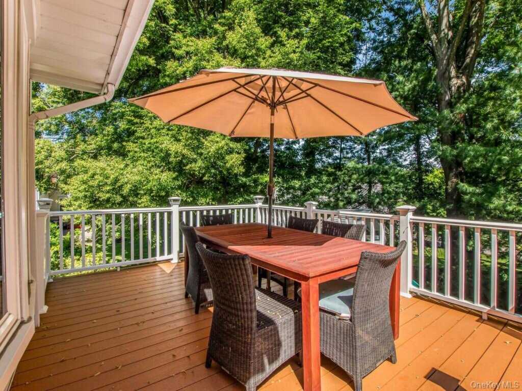 36 Balmoral Crescent, White Plains, NY 10607 - Photo 25 of 39