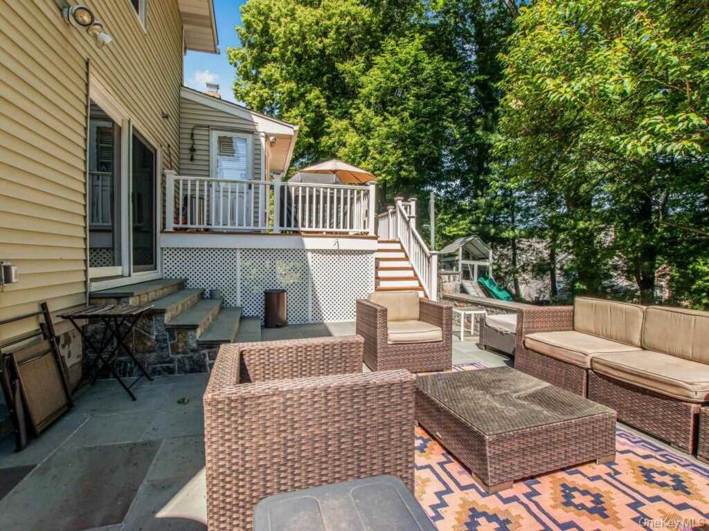 36 Balmoral Crescent, White Plains, NY 10607 - Photo 27 of 39