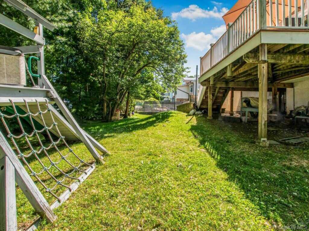 36 Balmoral Crescent, White Plains, NY 10607 - Photo 28 of 39